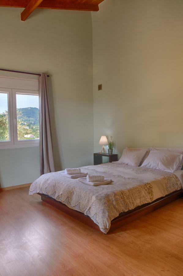 Modern Eco Friendly Villa Close To Town بيليكاس المظهر الخارجي الصورة